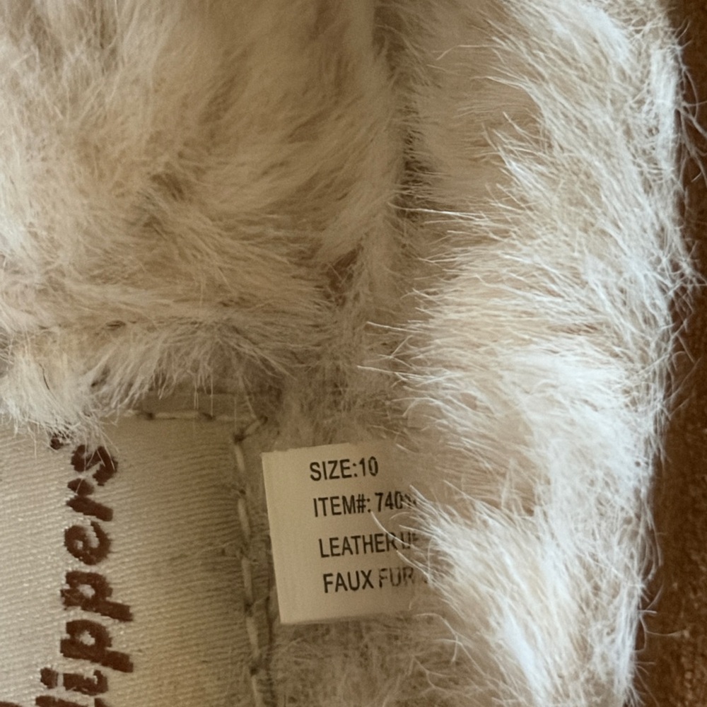 Like new My Slippers slip on brown suede and faux fur size 10 men’s. Warm. - Picture 3 of 11